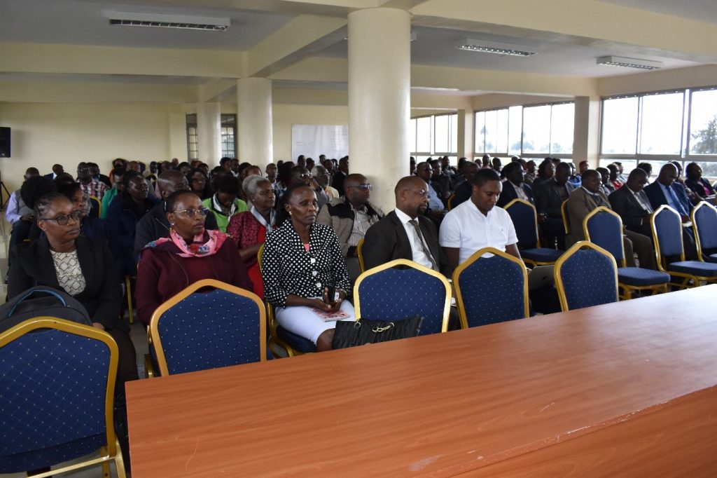 VICE CHANCELLOR ADDRESSES ACADEMIC MEMBERS OF STAFF